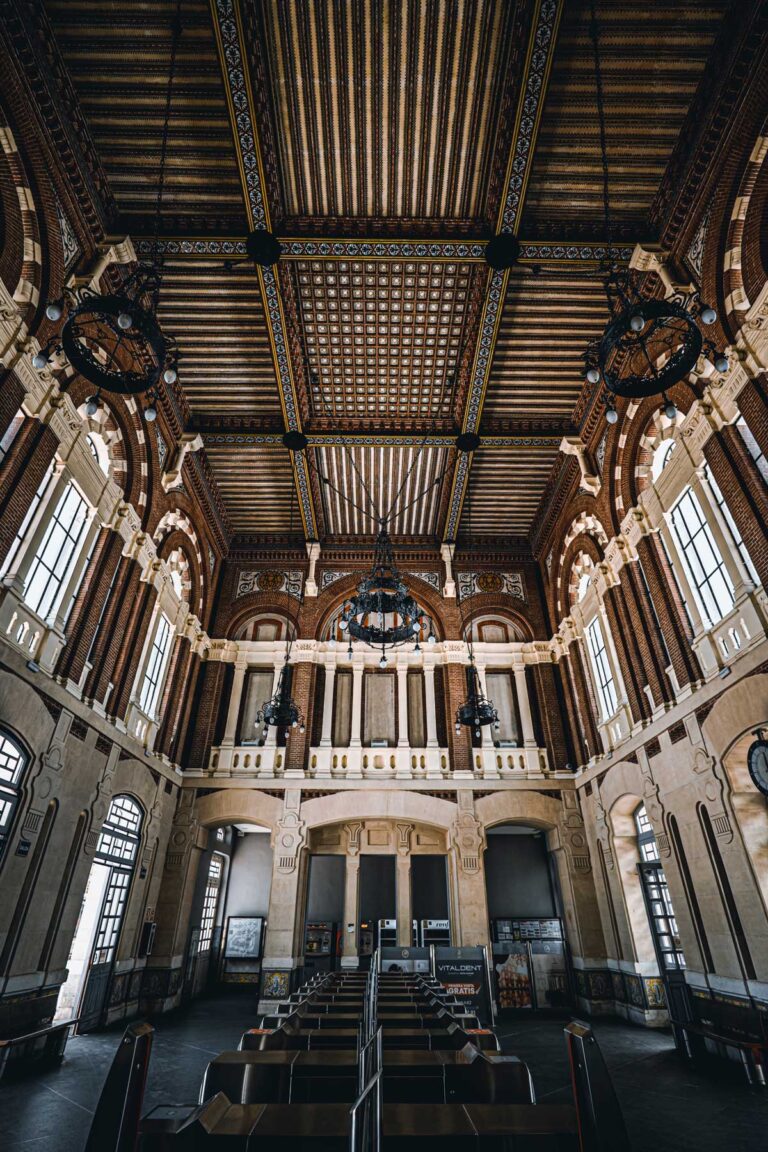 Estación de Ferrocarril y Raso de la Estrella