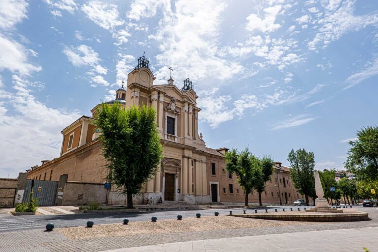 Hospital de San Carlos y Plaza del Real Convento de San Pascual