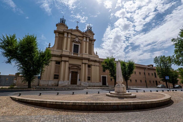 Hospital de San Carlos y Plaza del Real Convento de San Pascual