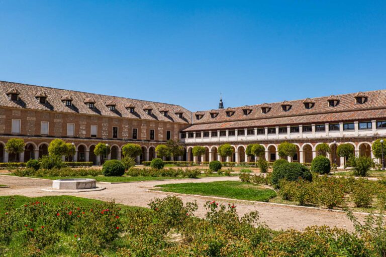 Casas de Oficios y Caballeros